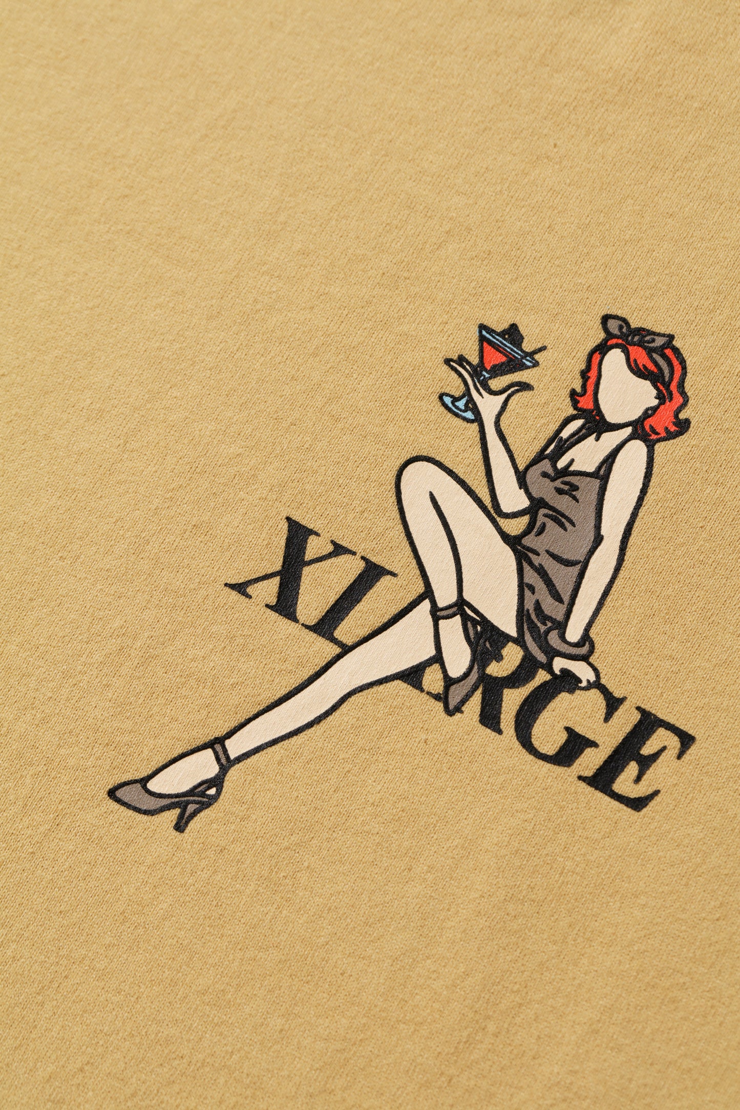 L/S TEE GIRL WITH COCKTAIL