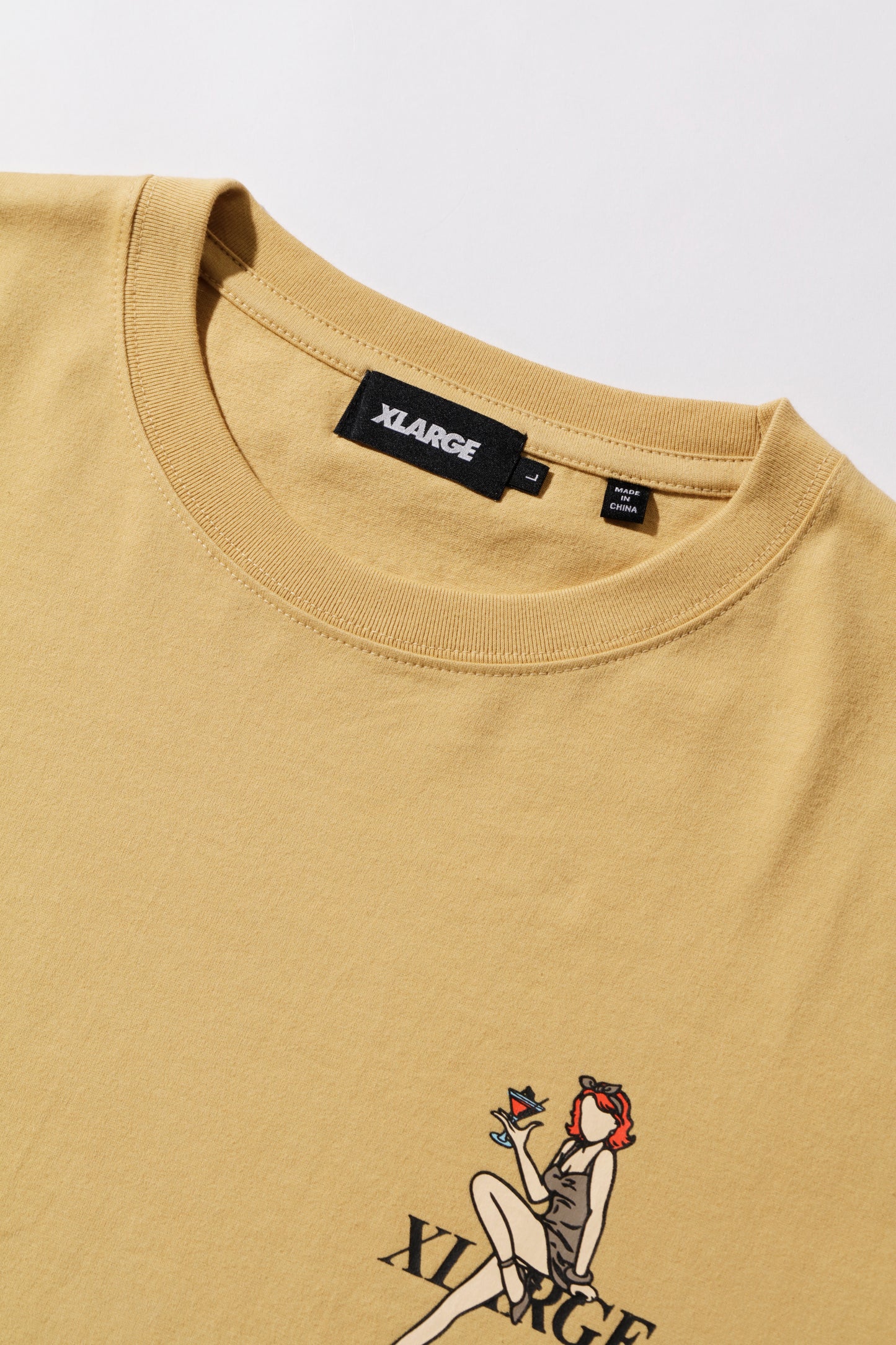 L/S TEE GIRL WITH COCKTAIL