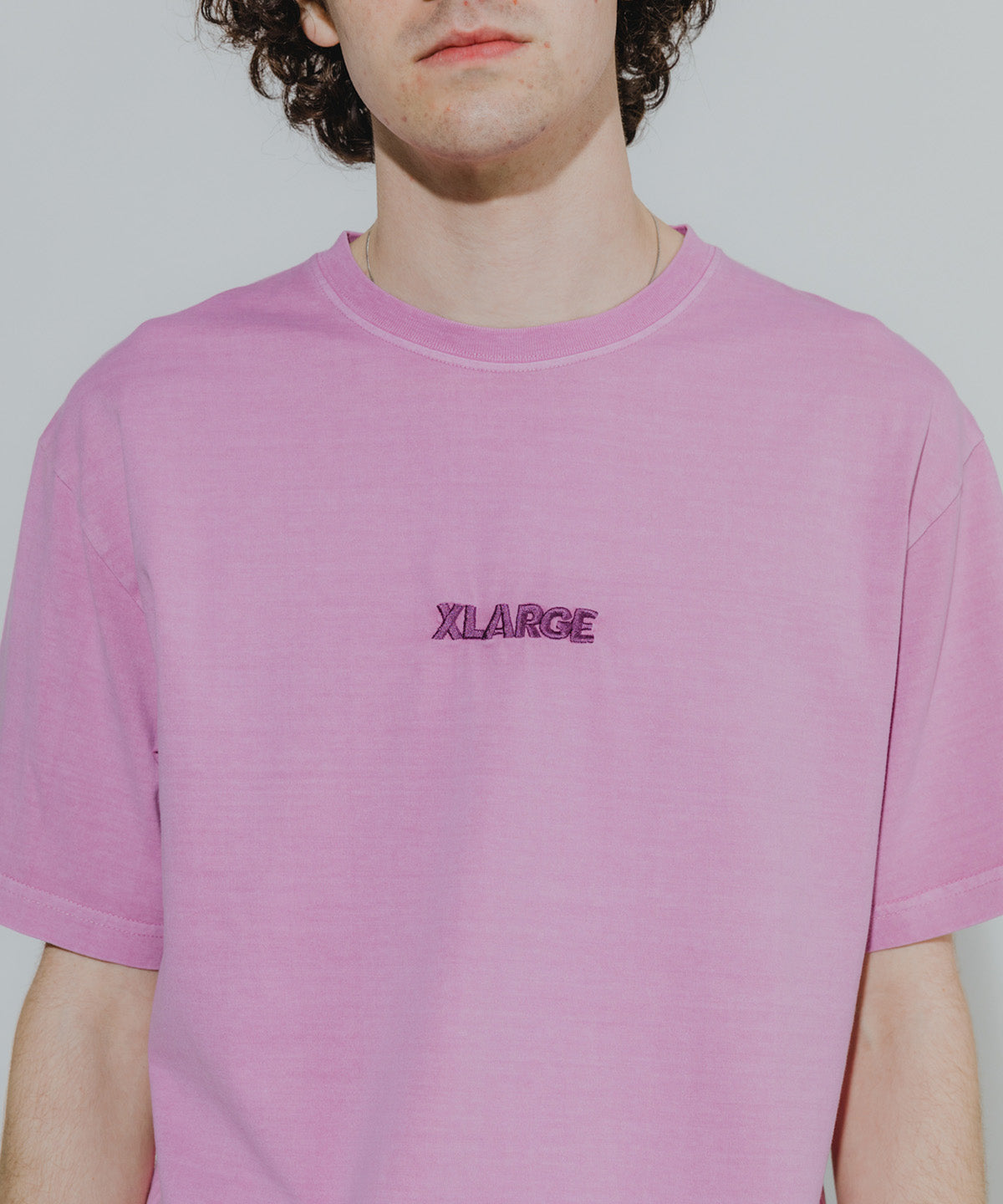 S/S PIGMENT TEE STANDARD LOGO T-SHIRT XLARGE