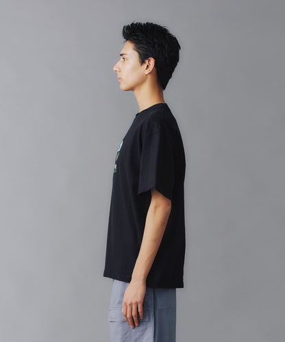 AROUND THE WORLD LOGO S/S TEE