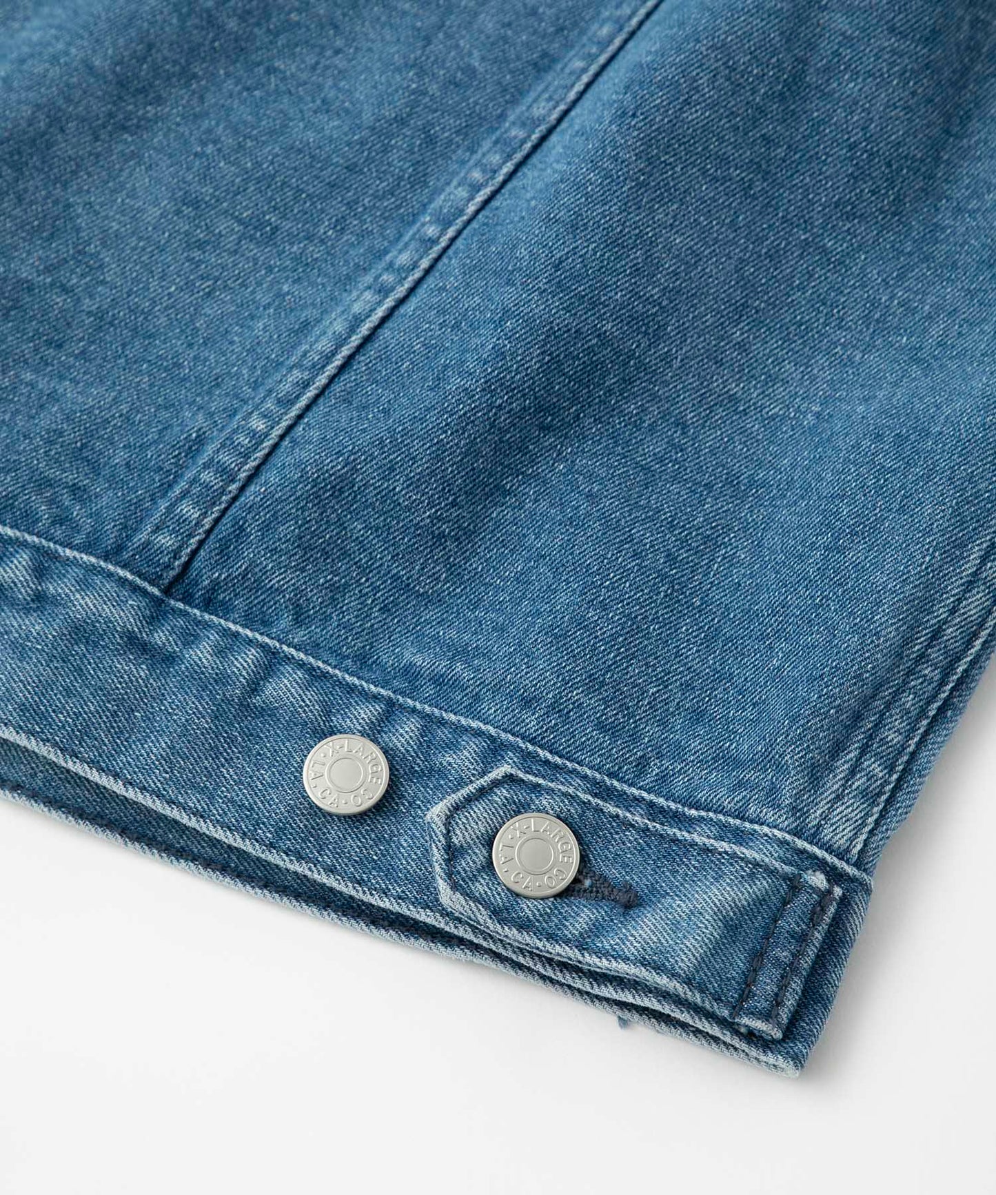 DENIM TRUCKER JACKET OUTERWEAR XLARGE  